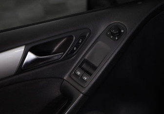 Подержанный автомобиль Volkswagen Golf Hatchback 2011 года (16 фото)