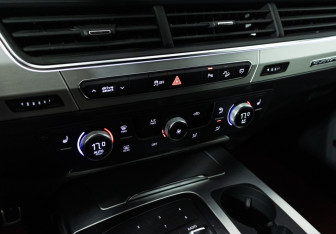 Подержанный автомобиль Audi Q7 2018 года (16 фото)