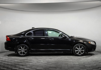 Подержанный автомобиль Volvo S80 2008 года (4 фото)