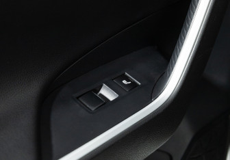 Подержанный автомобиль Toyota RAV4 2020 года (22 фото)