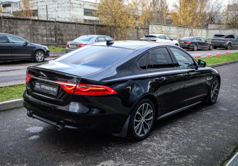 Подержанный автомобиль Jaguar XF Sedan 2017 года (4 фото)