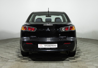 Подержанный автомобиль Mitsubishi Lancer Sedan 2012 года (6 фото)