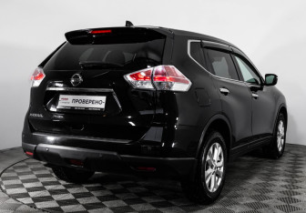 Подержанный автомобиль Nissan X-Trail 2017 года (5 фото)