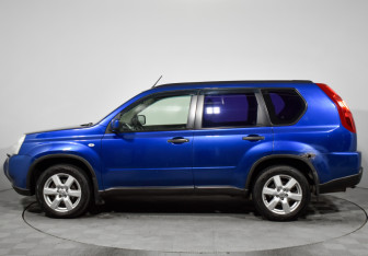 Подержанный автомобиль Nissan X-Trail 2008 года (8 фото)