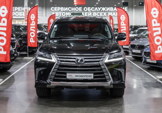 Подержанный автомобиль Lexus LX 2016 года (3 фото)