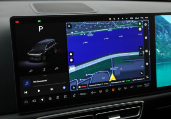 Подержанный автомобиль LiXiang L9 2024 года (19 фото)