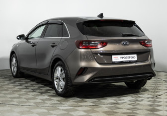 Подержанный автомобиль Kia Ceed Hatchback 2018 года (7 фото)