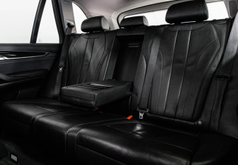 Подержанный автомобиль BMW X5 2016 года (28 фото)