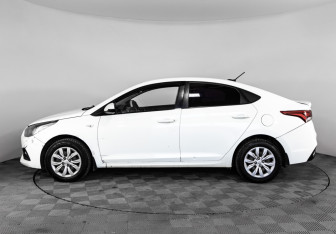 Подержанный автомобиль Hyundai Solaris Sedan 2018 года (8 фото)