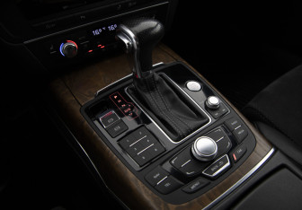 Подержанный автомобиль Audi A7 2012 года (14 фото)