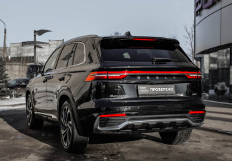 Подержанный автомобиль Geely Monjaro 2022 года (9 фото)