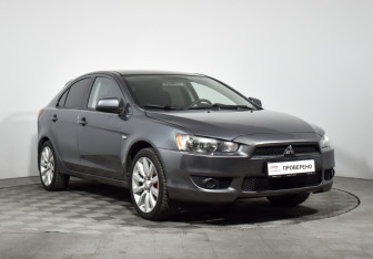 Подержанный автомобиль Mitsubishi Lancer Hatchback 2010 года (3 фото)