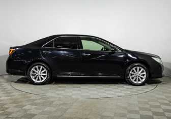 Подержанный автомобиль Toyota Camry Sedan 2012 года (4 фото)