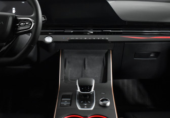 Подержанный автомобиль Omoda C5 2024 года (15 фото)