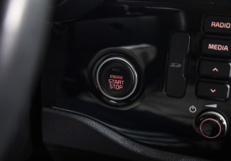 Подержанный автомобиль Kia Rio Hatchback 2019 года (19 фото)