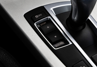 Подержанный автомобиль BMW X3 2013 года (14 фото)