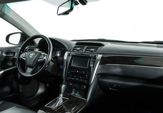 Подержанный автомобиль Toyota Camry Sedan 2016 года (9 фото)