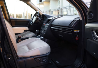 Подержанный автомобиль Land Rover Freelander 2011 года (24 фото)