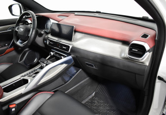 Подержанный автомобиль Geely Coolray 2023 года (14 фото)