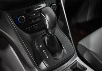 Подержанный автомобиль Ford Kuga 2016 года (10 фото)