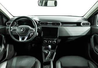 Подержанный автомобиль Renault Duster 2021 года (13 фото)
