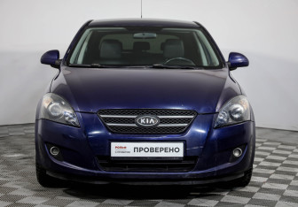Подержанный автомобиль Kia Ceed Hatchback 2007 года (2 фото)