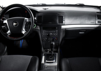 Подержанный автомобиль Chevrolet Epica 2010 года (14 фото)