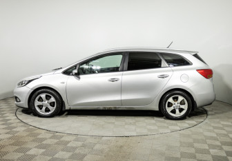 Подержанный автомобиль Kia Ceed Hatchback 2012 года (8 фото)