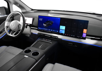 Подержанный автомобиль Voyah Dream 2025 года (10 фото)