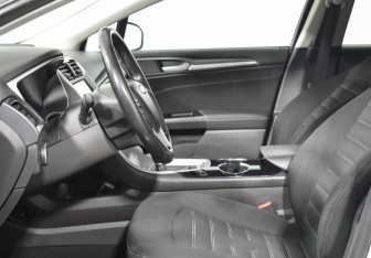 Подержанный автомобиль Ford Mondeo Sedan 2015 года (10 фото)