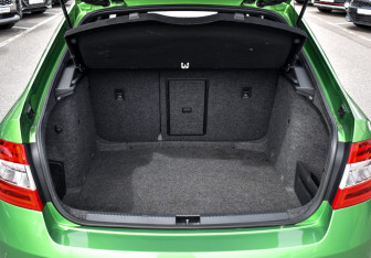 Подержанный автомобиль Skoda Octavia RS Liftback 2014 года (24 фото)