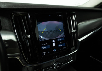 Подержанный автомобиль Volvo V90 2020 года (15 фото)