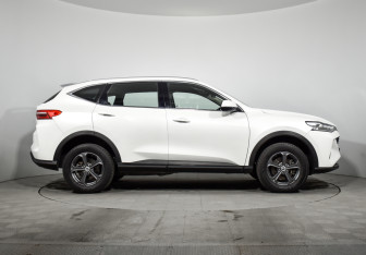 Подержанный автомобиль Haval F7 2024 года (4 фото)