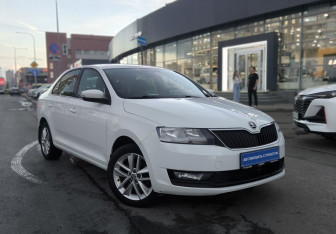 Подержанный автомобиль Skoda Rapid Liftback 2018 года (3 фото)