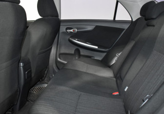 Подержанный автомобиль Toyota Corolla Sedan 2008 года (11 фото)