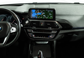 Подержанный автомобиль BMW X3 2018 года (14 фото)