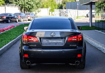 Подержанный автомобиль Lexus IS Sedan 2008 года (6 фото)