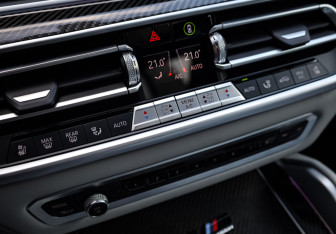 Подержанный автомобиль BMW X5 M 2021 года (8 фото)