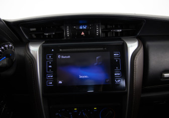 Подержанный автомобиль Toyota Fortuner 2019 года (19 фото)
