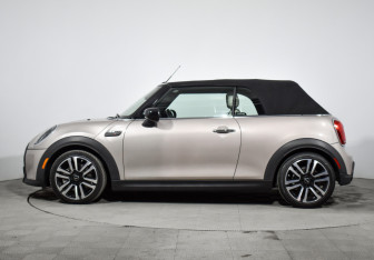 Подержанный автомобиль MINI Hatch 2022 года (8 фото)