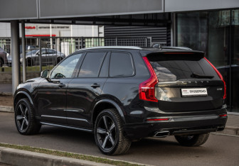 Подержанный автомобиль Volvo XC90 2018 года (8 фото)
