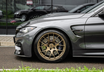 Подержанный автомобиль BMW M4 Convertible 2015 года (10 фото)