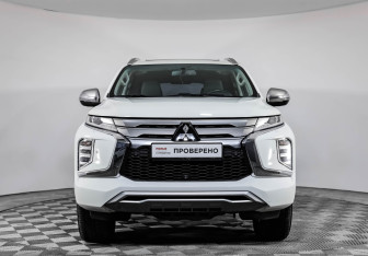 Подержанный автомобиль Mitsubishi Montero Sport 2022 года (2 фото)