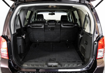 Подержанный автомобиль Nissan Pathfinder 2010 года (26 фото)