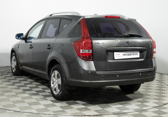 Подержанный автомобиль Kia Ceed Wagon 2010 года (7 фото)