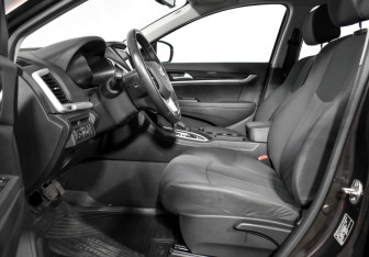 Подержанный автомобиль DongFeng AX7 2017 года (10 фото)