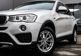 Подержанный автомобиль BMW X4 2017 года (3 фото)
