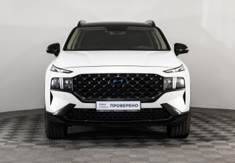 Подержанный автомобиль Hyundai Santa Fe 2022 года (3 фото)