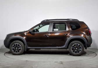 Подержанный автомобиль Renault Duster 2020 года (8 фото)