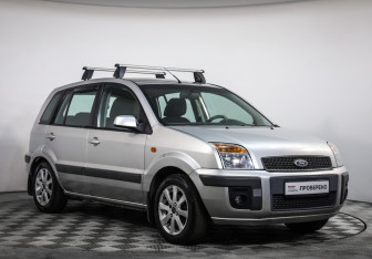 Подержанный автомобиль Ford Fusion 2007 года (3 фото)